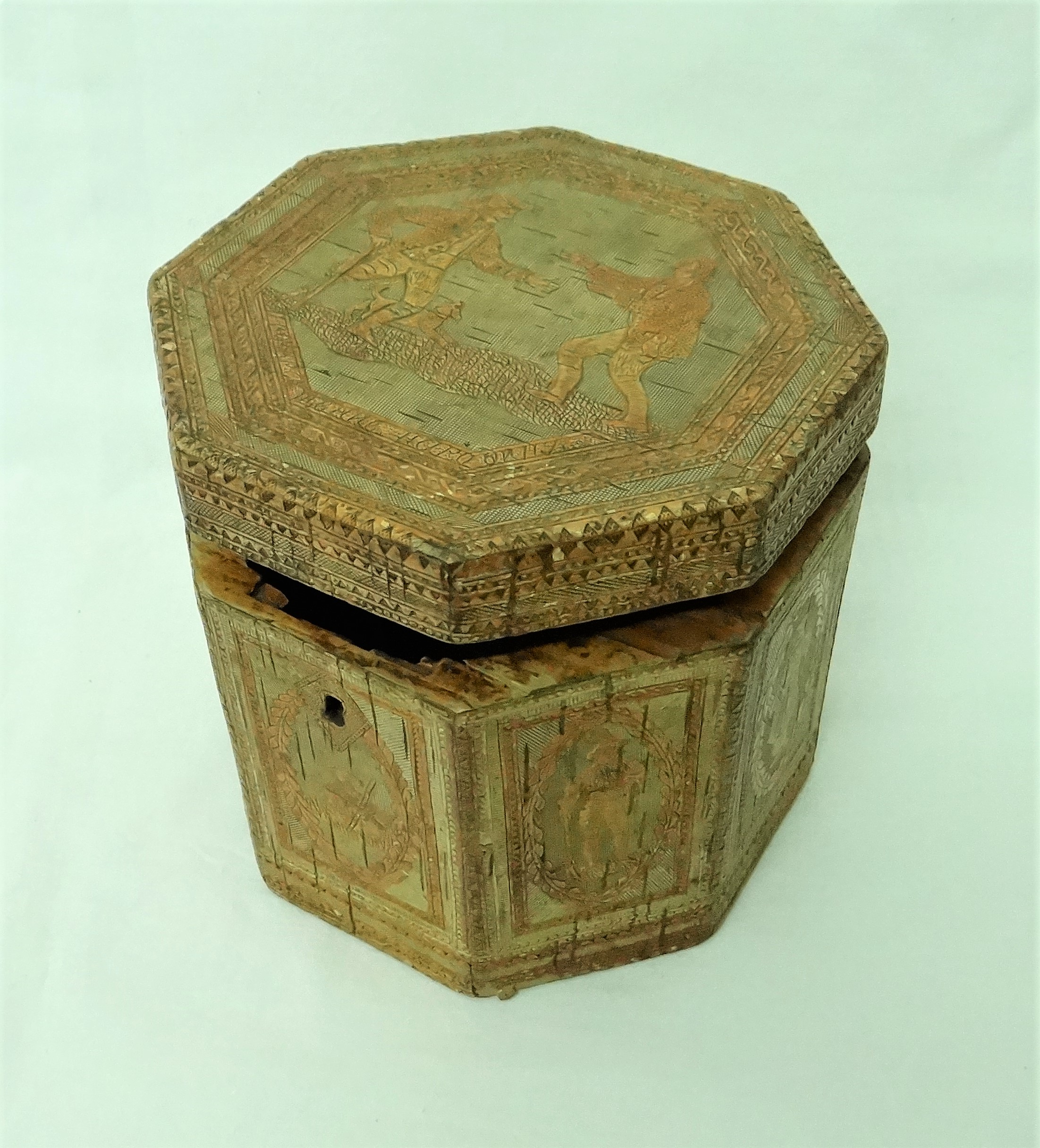 Шкатулка 1841 г., подаренная музею Круликовским Л. К. Фонд Сарапульского музея-заповедника